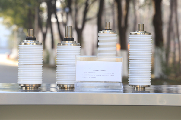 真空開(kāi)關(guān)管絕緣外殼采用玻璃材料，優(yōu)勢(shì)多多！